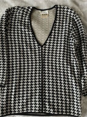 Ann Taylor Black and White Houndstooth Knit Tunic